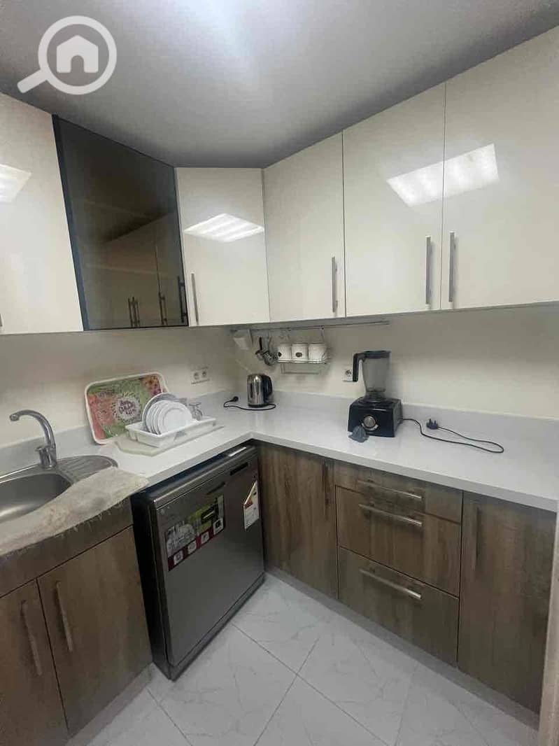 11 da8aed6b-7074-424d-827a-f311c7ea057b. jpg