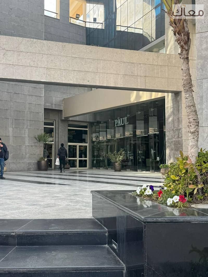 4 9cb23f9a-17ba-4d86-8a58-9bade8683b29. jpg