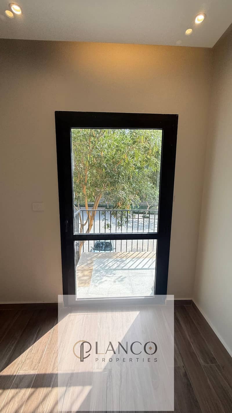 10 52b1f28a-aac5-4394-85f6-47757836e519. jpeg