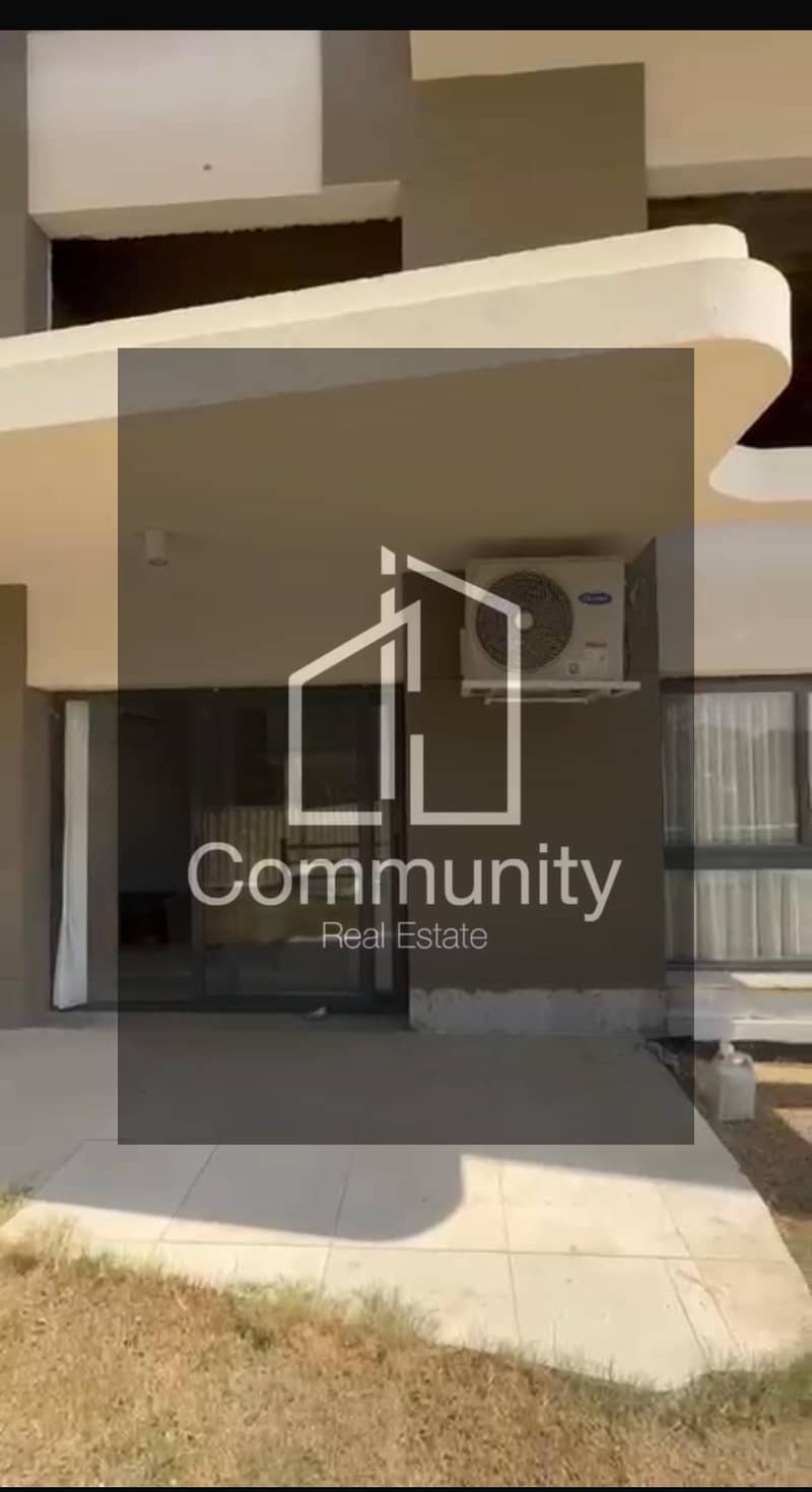 10 27898d24-65f2-4b04-b0c7-ecd107625a0a. jpeg