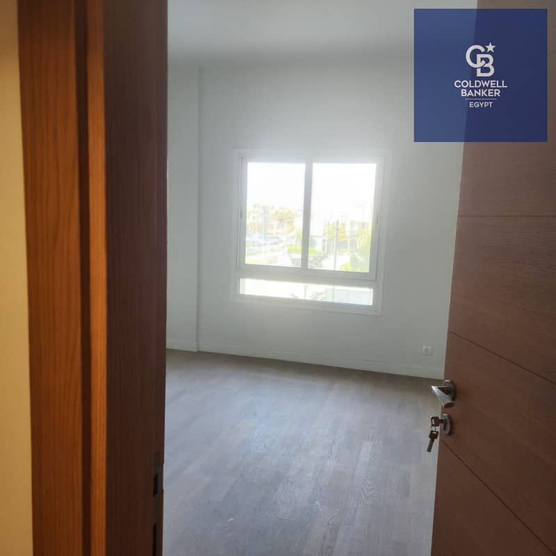 4 b86511ab-005c-42f6-8a6d-568170a52dac. jpeg