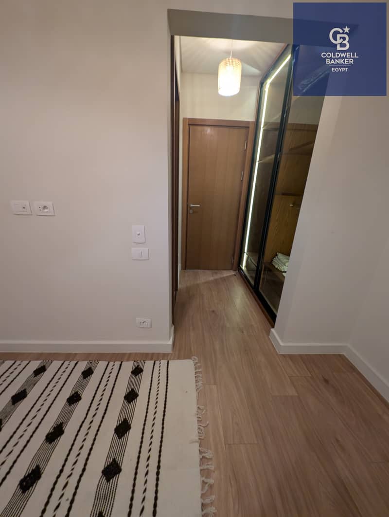 8 72502c10-c4f6-4a36-8291-1c3ea8b22fb0. jpeg