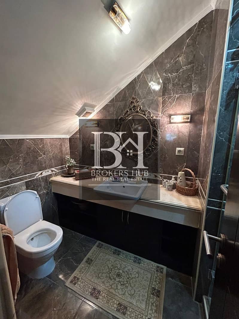 4 58ada73b-ea38-4669-bc9f-9b38fd0b4daa. jpeg