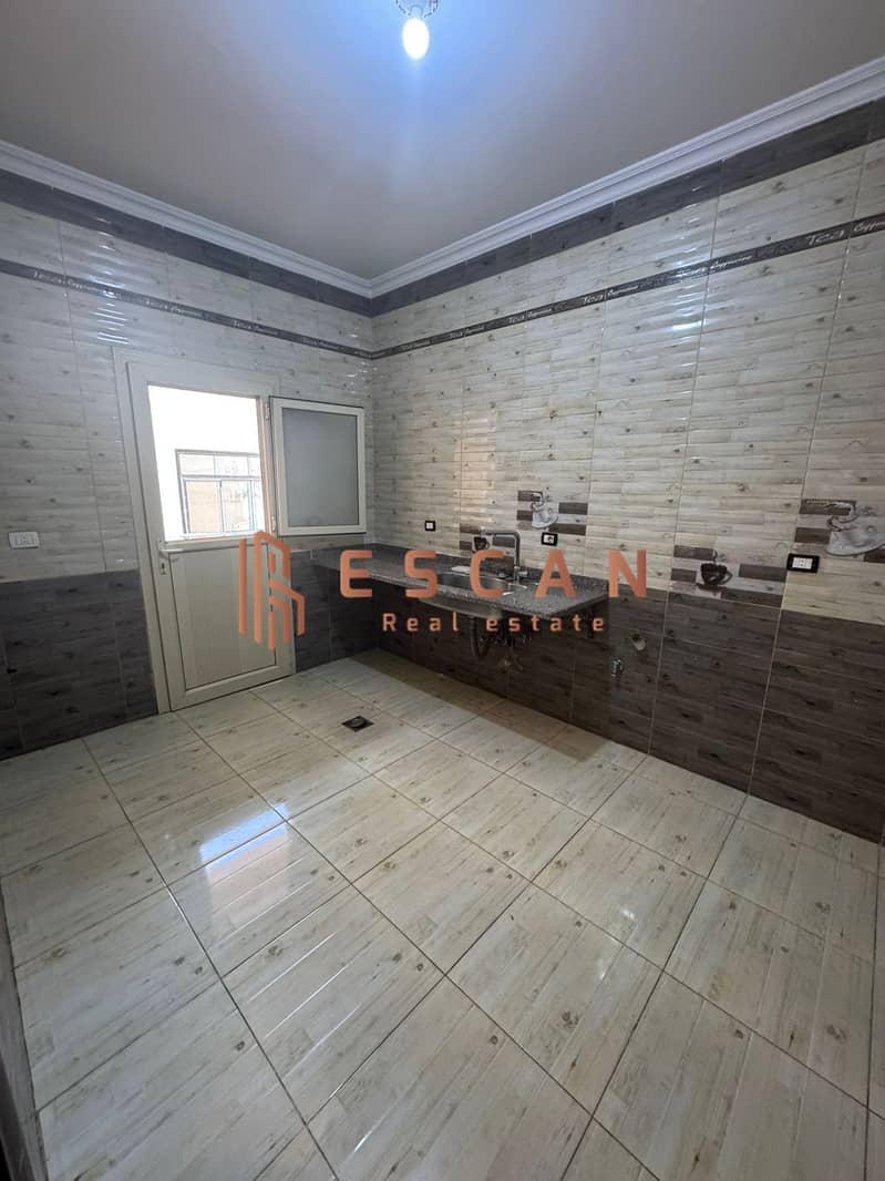 10 U843242 (11). jpg