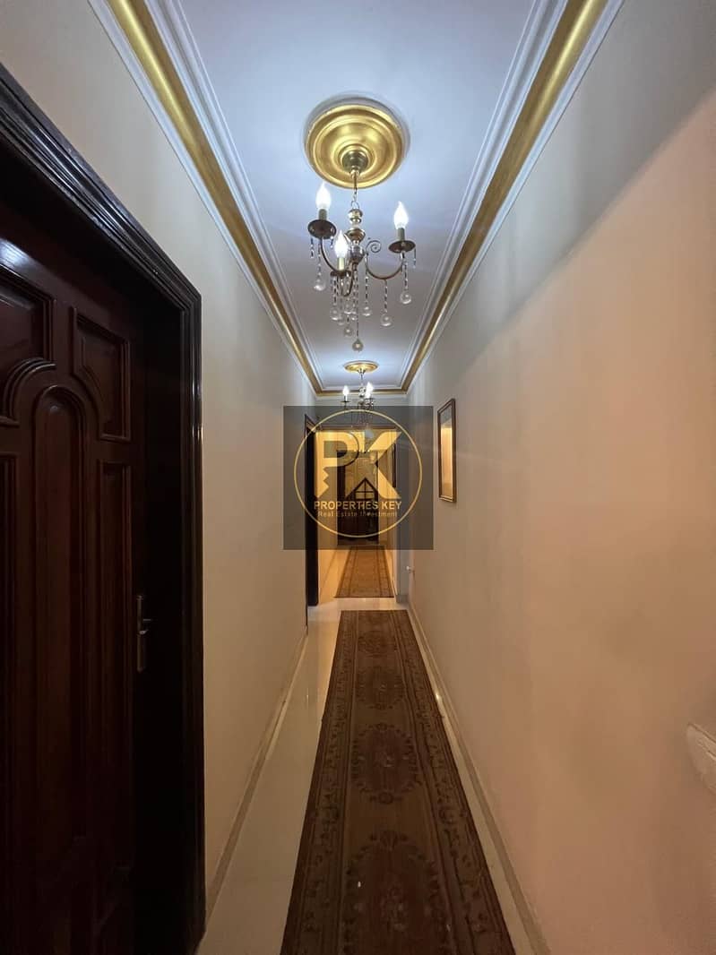 11 e0ac28a9-8d8e-4392-b014-60832f591bab. jpg