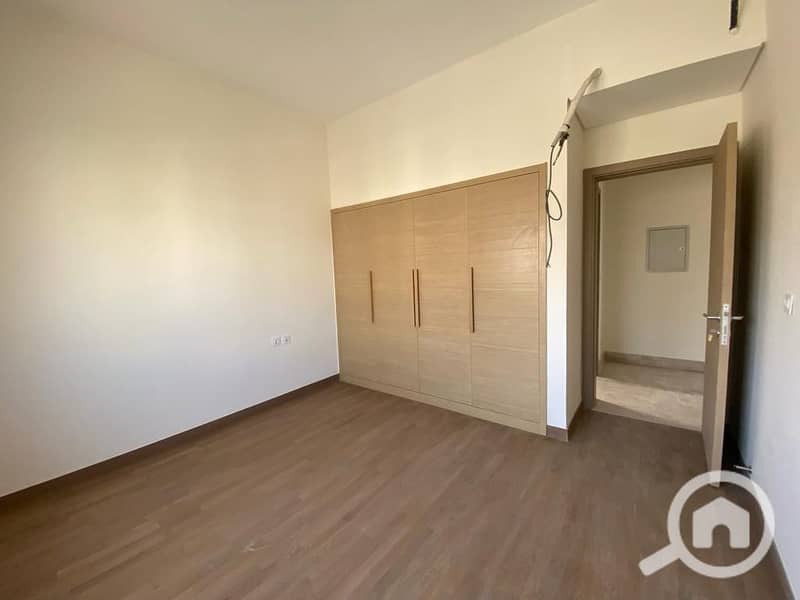 11 e737bd28-5d10-4ce9-8571-eeb213d0e2b0. jpg