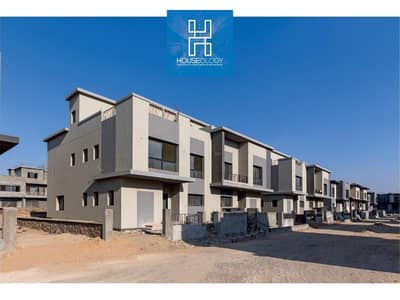 5 Bedroom Townhouse for Sale in New Cairo, Cairo - slr-46 - Copy. jpg