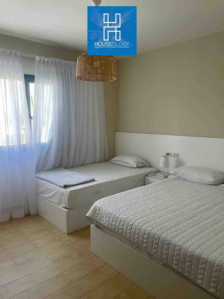 9 e3b63ede-c7ce-4863-81fe-7b4c9c427958. jpg