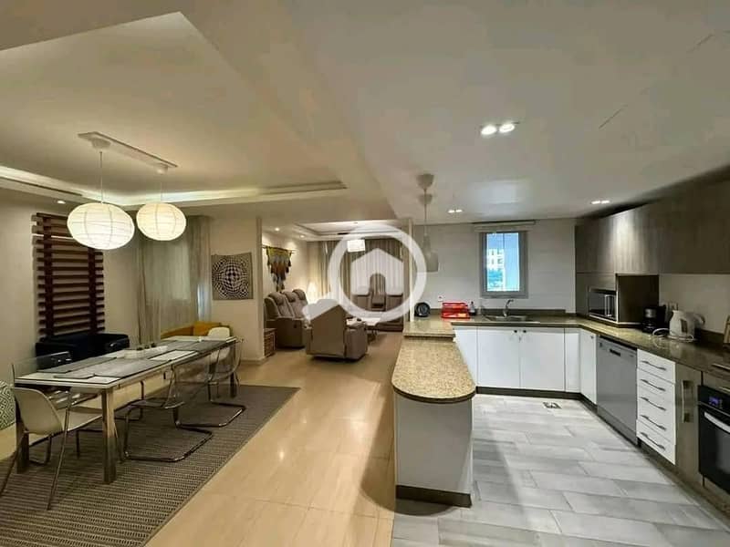 8 567412364_2505710016479643_8892948221705407552_n. jpg