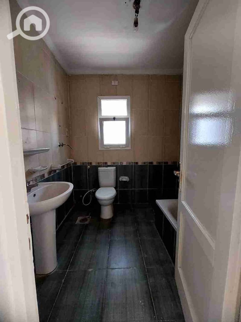 2 FB_IMG_1680858252299. jpg