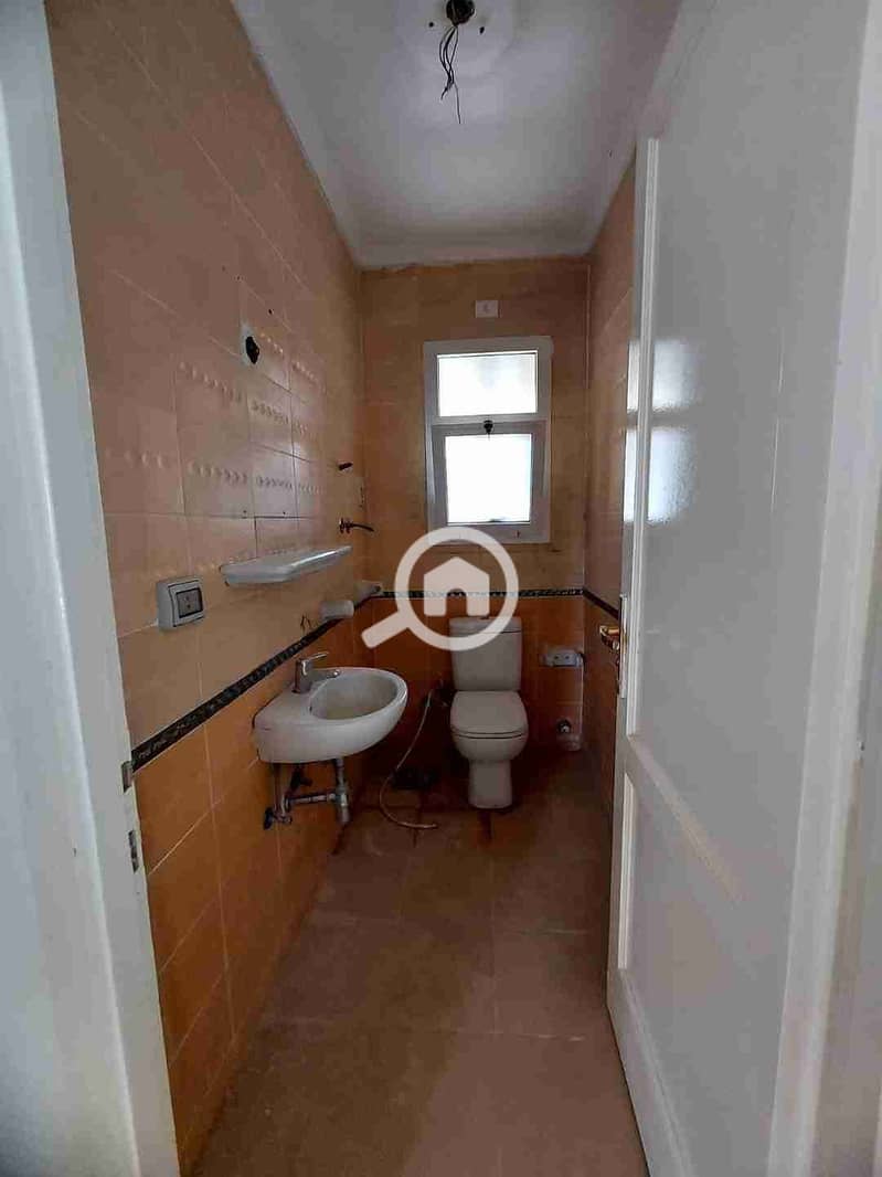 5 FB_IMG_1680858250183. jpg