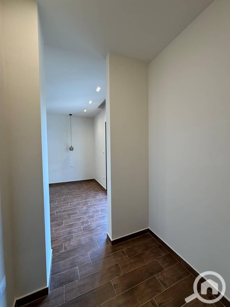 14 WhatsApp Image 2025-11-10 at 11.53. 28 PM. jpeg