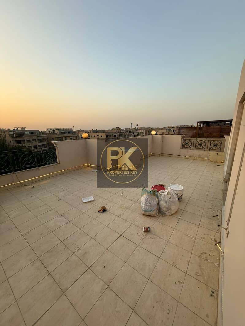 12 b6079eea-85e8-41ed-b5b2-92c1e562130d. jpg