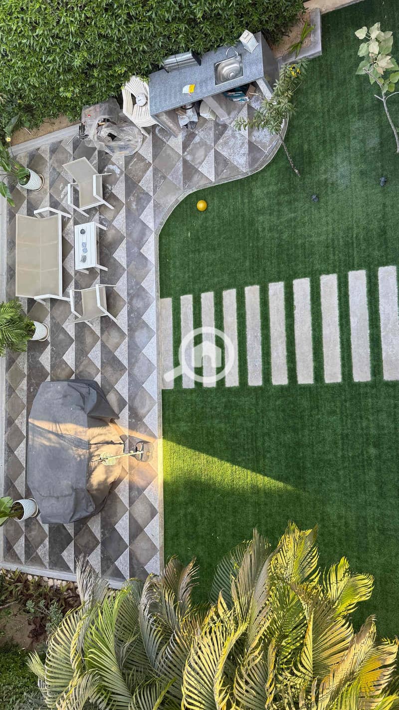 6 E2BFFEE4-D5C5-45DF-A5FF-B6240306DD79. jpg