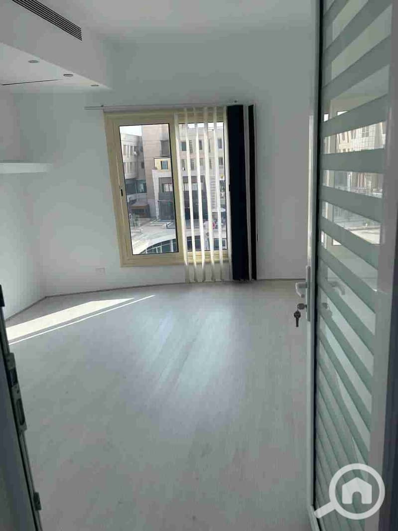 1000284496. jpg 1000284496. jpg