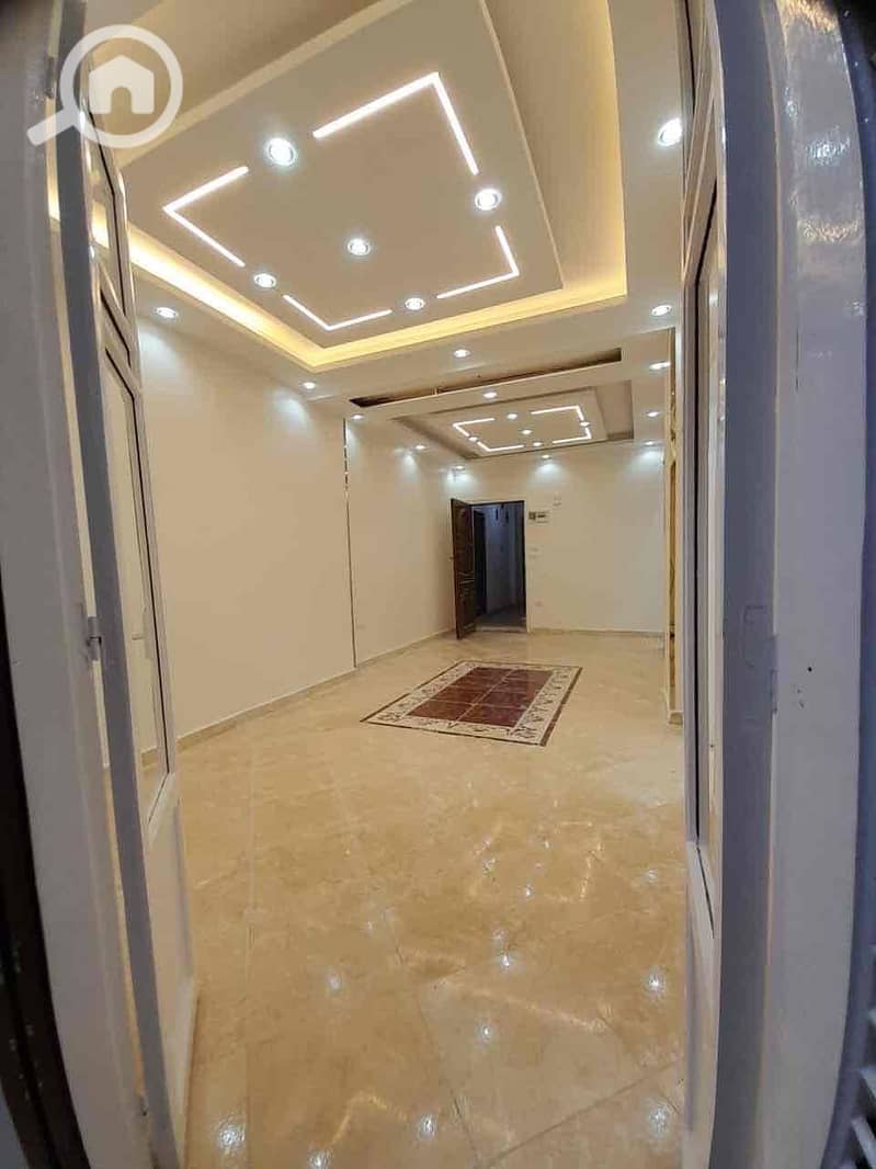 f2c7fc80-7473-44ec-8e11-dee3ff25b1e0. jpg