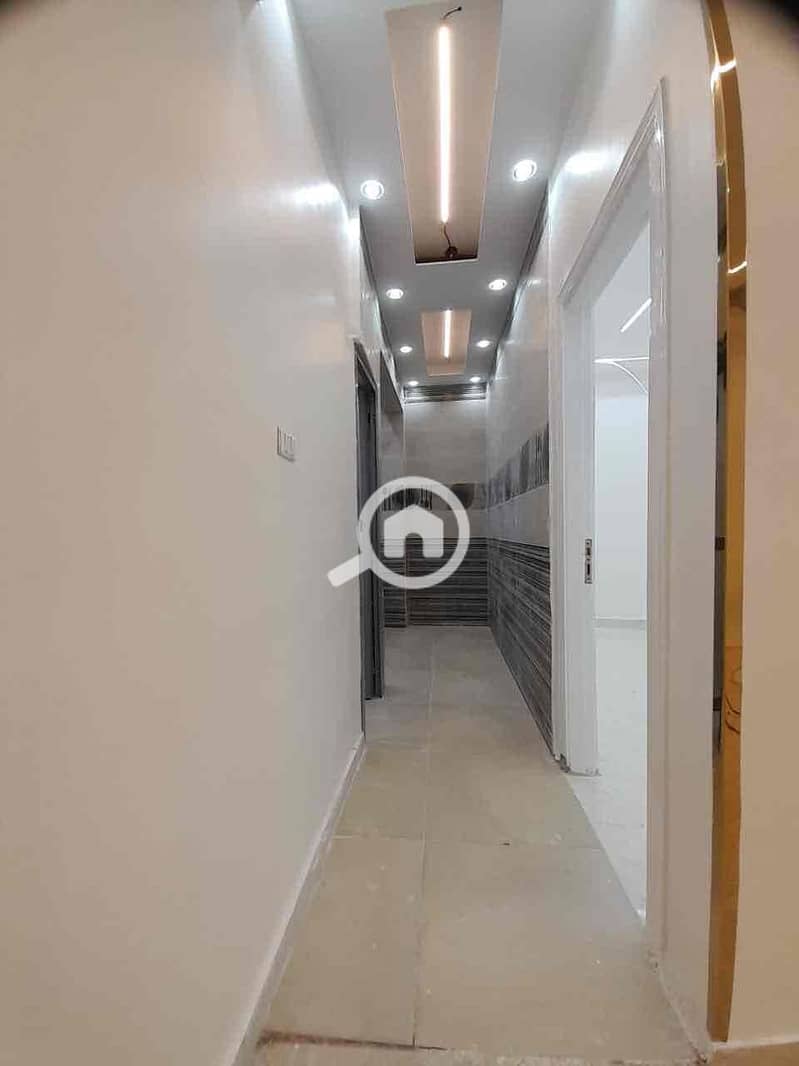 4 3e71d31a-d4f2-4d88-a31f-4df780ebffed. jpg