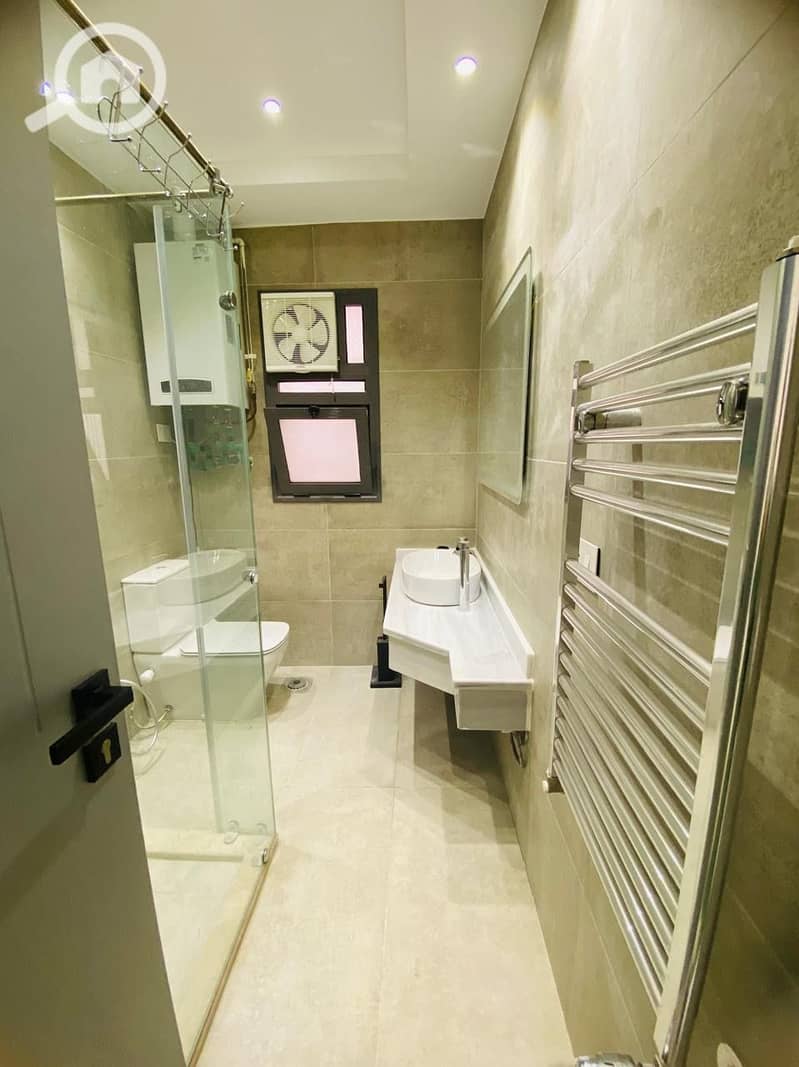 9 964d5f64-e4e9-432e-bf37-c46590caf542. jpeg