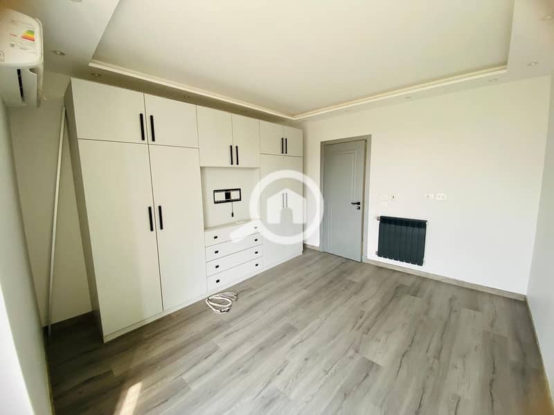 12 59ded15a-a2ba-4159-b56d-db57d1ffb8d0. jpeg