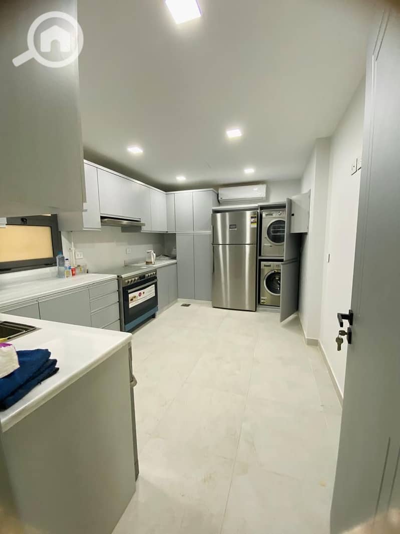 14 524b3c29-94fa-4067-8ed4-ff310fa04956. jpeg