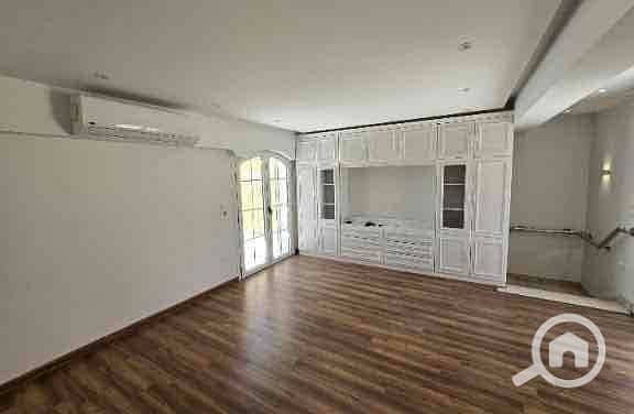 4 709f70dc-3e2e-483b-a777-01d392d5efaa. jpg