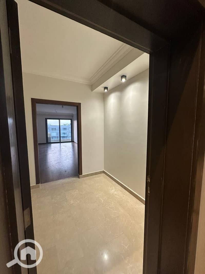 18 b78a0c48-b709-43c6-8328-2b2ca913d8ce. jpeg