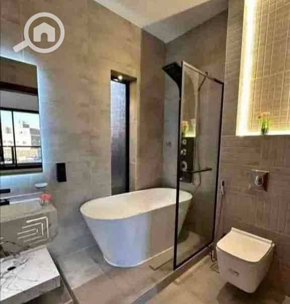 10 c4f307a2-29ef-4c58-9513-17083c6f9d03. jpg