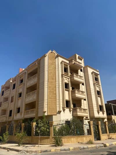 Residential Land for Sale in Shorouk City, Cairo - فرصة مميزة لاقتناء عمارة سكنية عائلية بمدينة الشروق