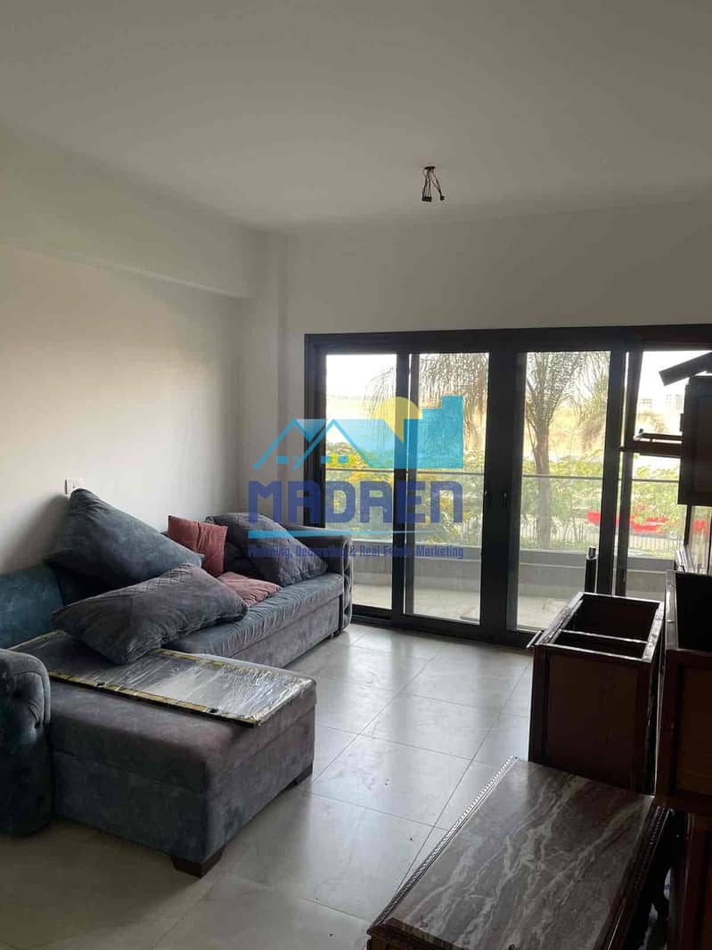 2 2757a284-1d1b-41a6-89cb-e0f1c238ec54. jpg