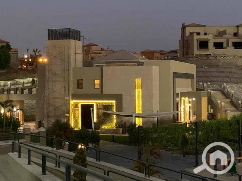 4 13fe0251-a663-4df2-ac89-c4f5f58a7c4b. jpg