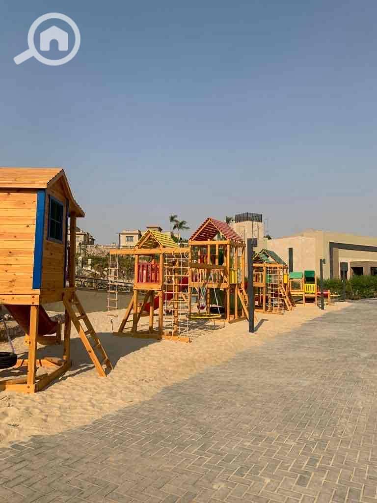 8 c10c15e3-16e4-4ee9-9c8b-7eefbf853393. jpg