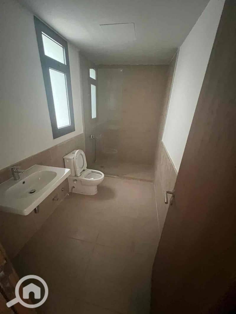 5 b8042d87-f4c0-47cd-9e8c-b16823debd48. jpg