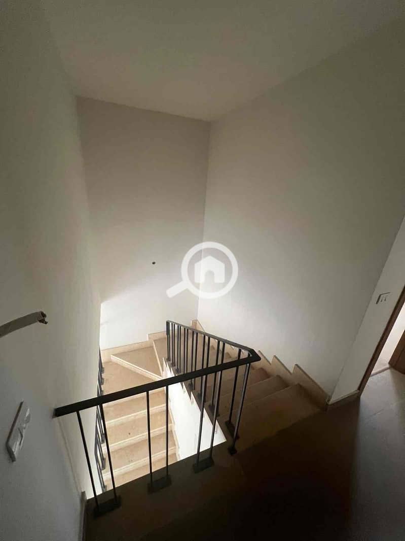 7 92db7cdf-1f9b-4e58-b4ab-94cf50dd216d. jpg