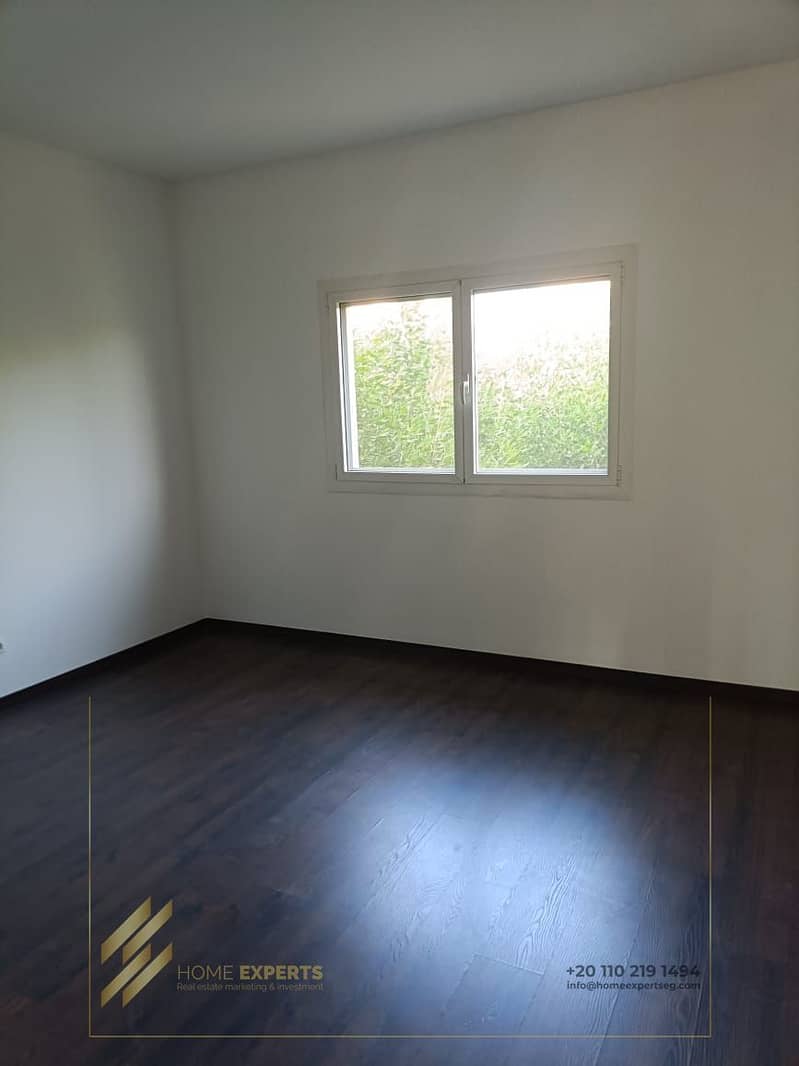 9 399bc2b8-b8b6-4128-b5bd-b922b41a0d2b. jpg