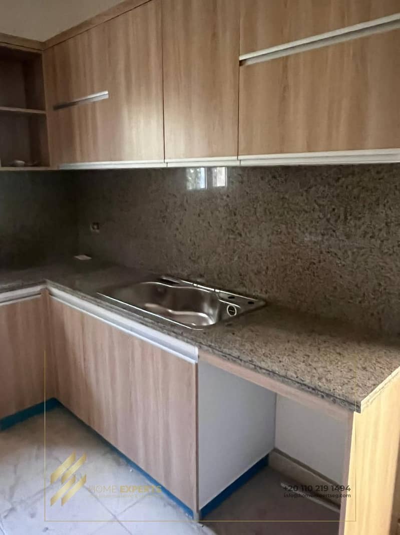 16 aeb56cd4-7247-4731-aa59-e72e3648c538. jpg