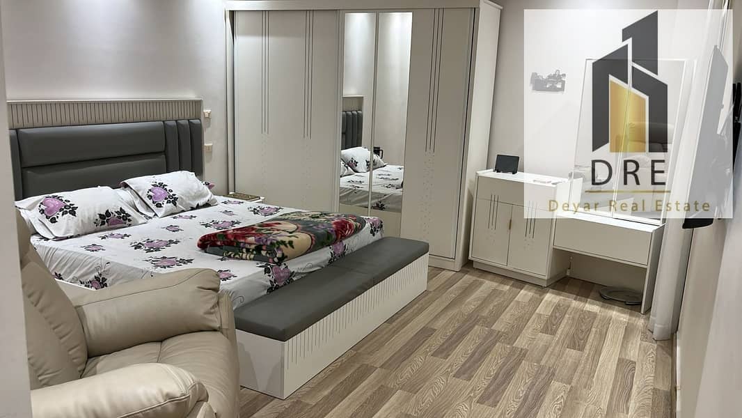 16 e9b7b5a8-c1f1-405b-8148-ed6186eedb37. jpg