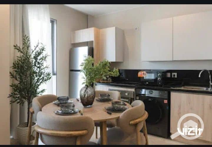 9 d572c6ff-d628-424d-ab7a-00baec2fac17. jpeg