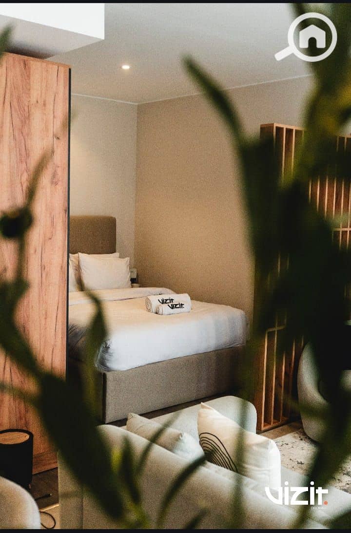 10 a4c94765-2817-4e56-a745-fe38bca6cda3. jpeg