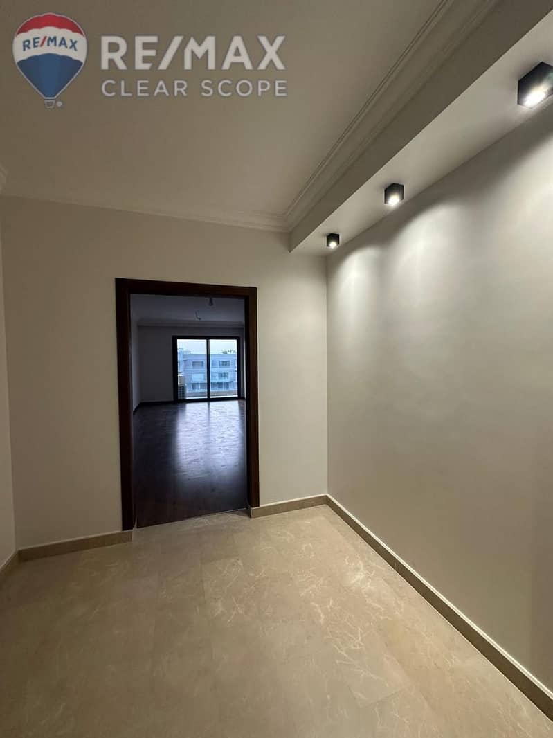 3 0fd0882c-a243-43b0-9d0f-53e1133369e4. jpg