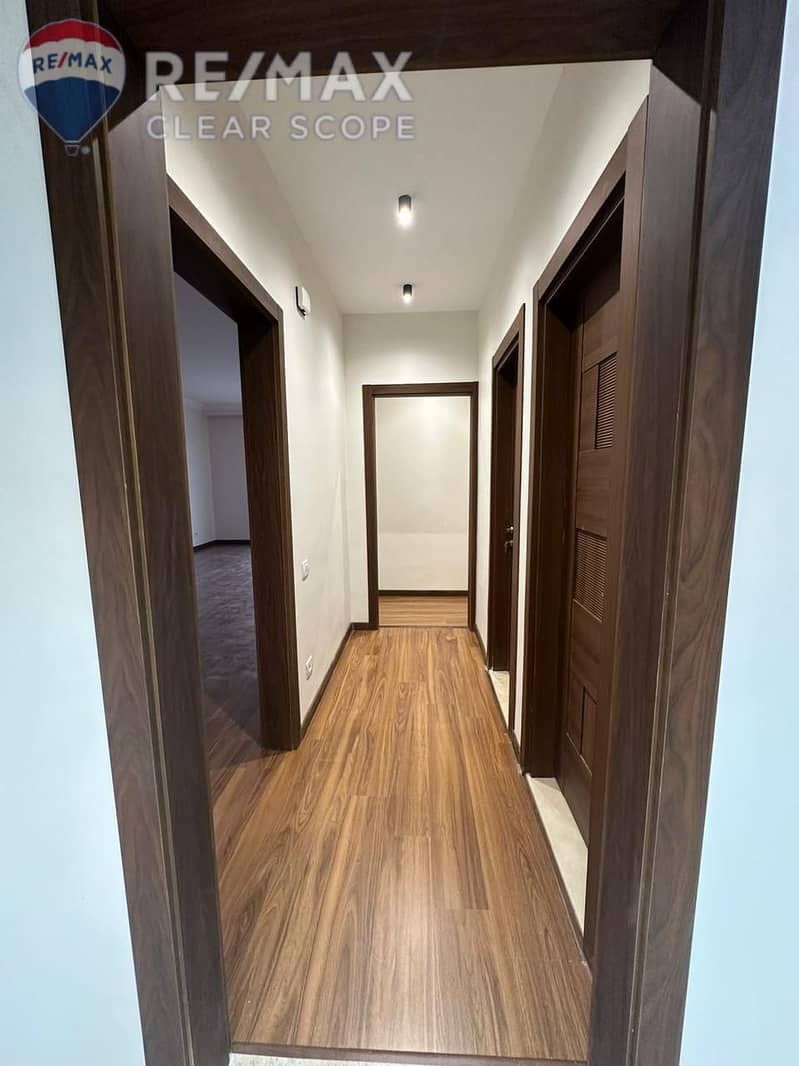 11 897a4ac7-ba0d-4f72-bef3-452d69c9d3df. jpg