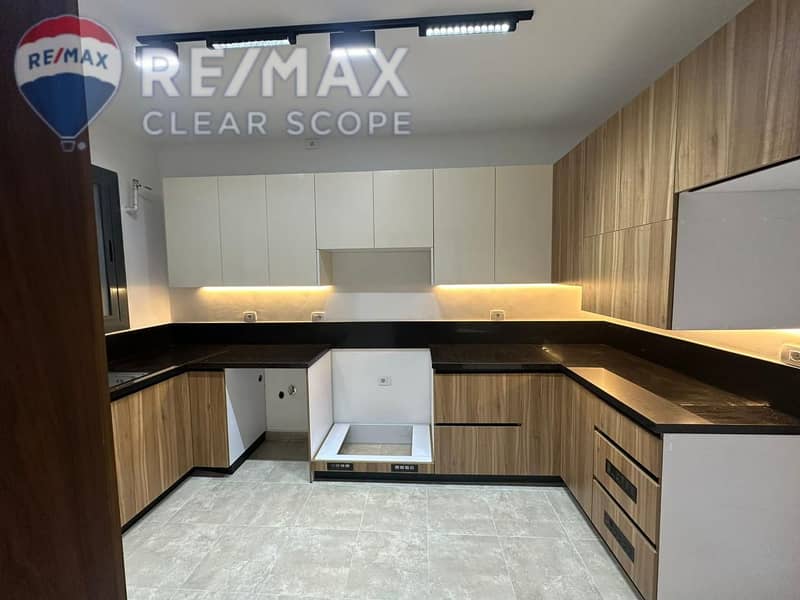 18 a943b60b-6f9f-4d38-a0aa-50ba5688e88d. jpg