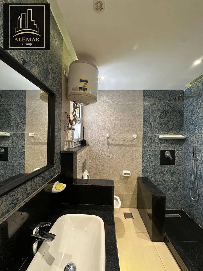 4 45455419-1cf1-46f8-8803-6d8e6a9b8b7a. jpg