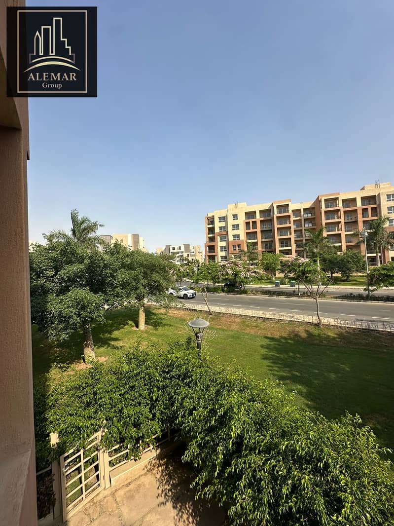 12 9530160b-cd4d-4370-b8da-d36b39dbc34c. jpg