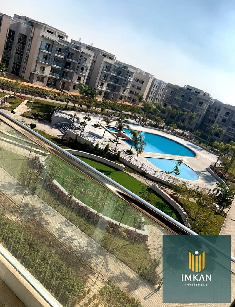 9 VIew apartment Pool and landscape 0 . jpg