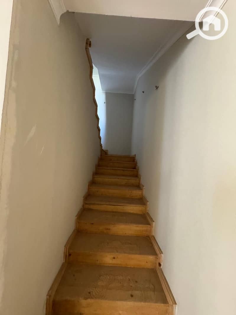 8 dea069d4-b6dc-424e-968a-f0709c8a7e35. jpeg