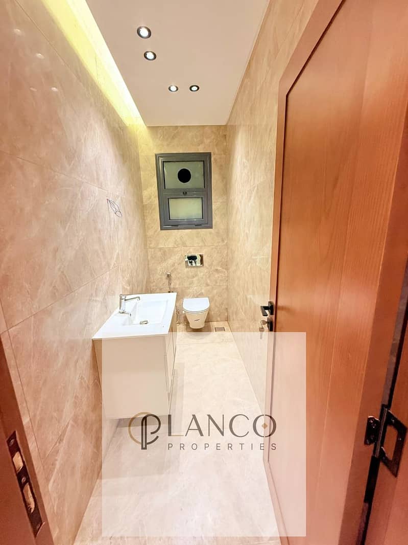 8 b31d34cc-c8b1-47a8-9151-413b578dcd1f. jpeg