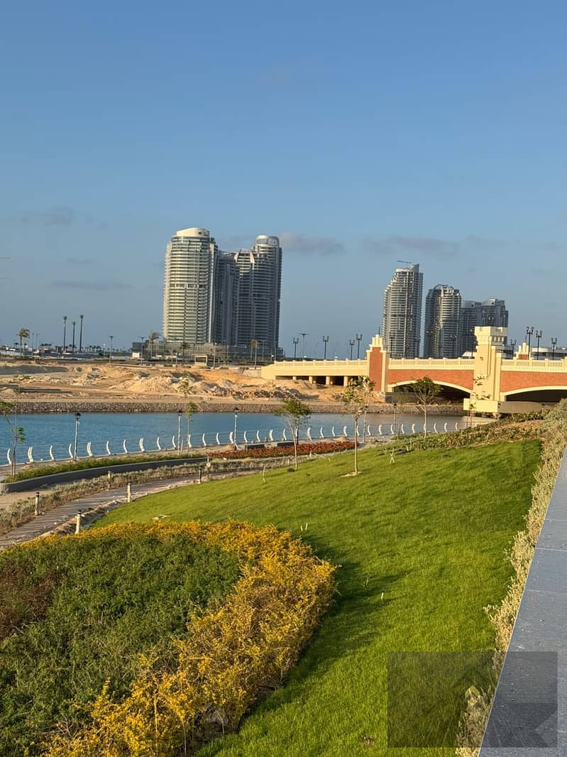 10 124036fc-0da0-48b1-bd9e-c3e552151293. jpg