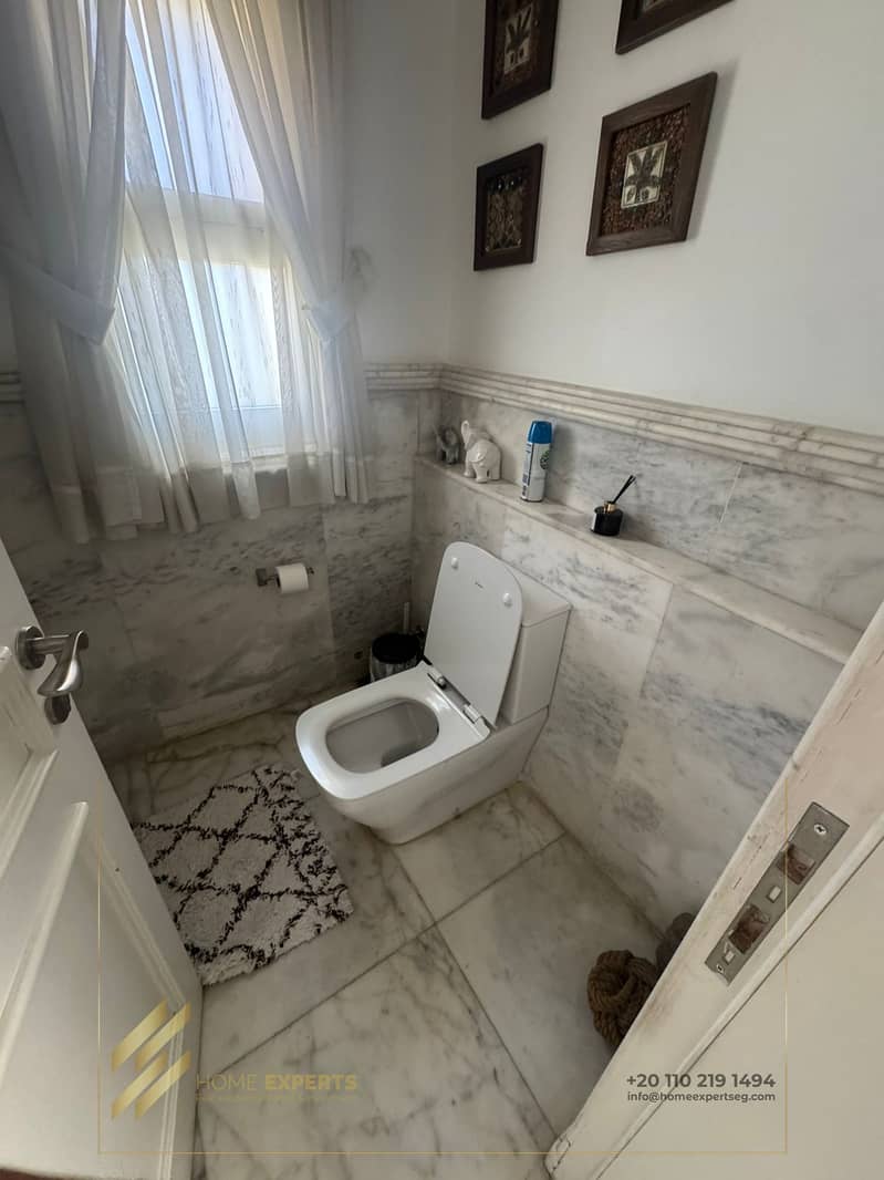 8 8be494c4-eb1f-42e8-aa8d-e80a78386d95. jpg