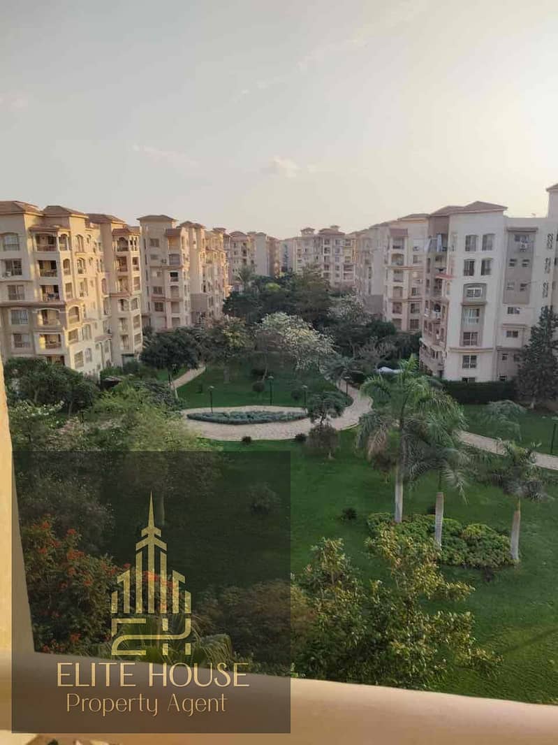 8 d7a29c75-6515-4960-adf7-18d8936ead70. jpg