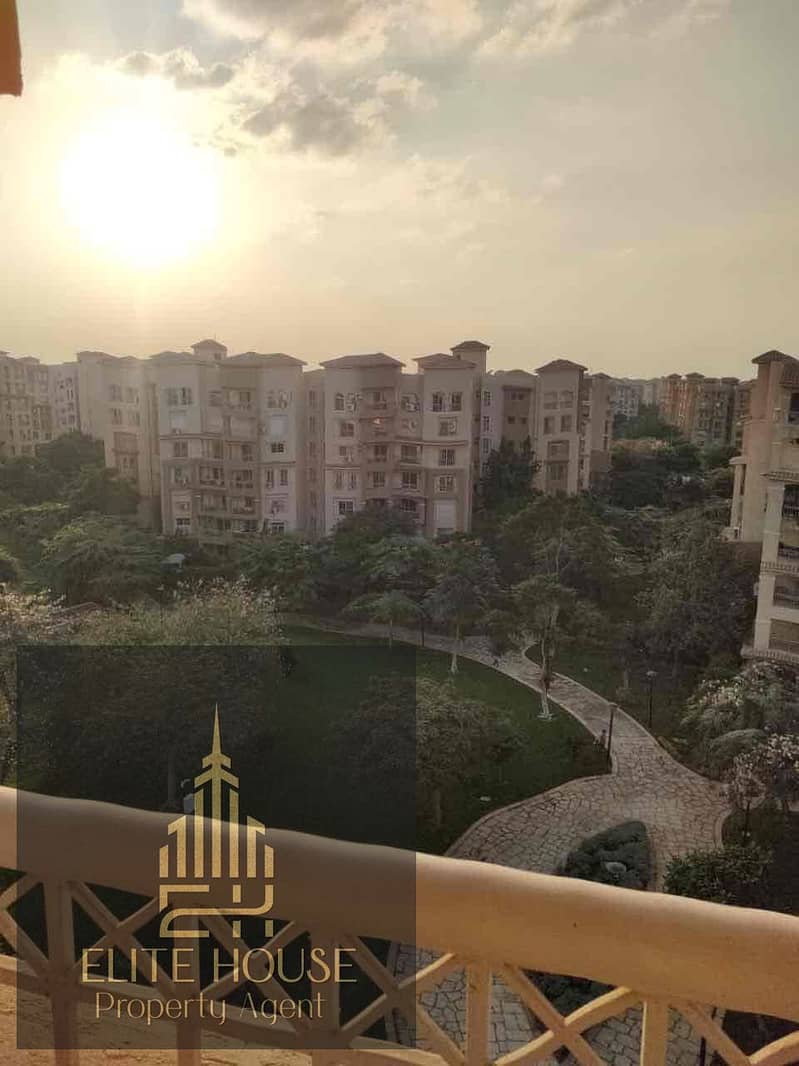 9 40792c4b-042e-4a4a-bca8-10f9a1a7fd74. jpg